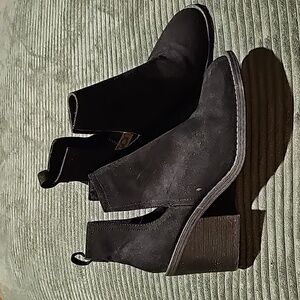 Sugar black suede boots with chunky heel size 9.5.